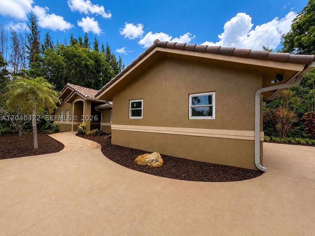 Photo of 15720 SW 56th St, Southwest Ranches, FL 33331 (MLS # A12040422)