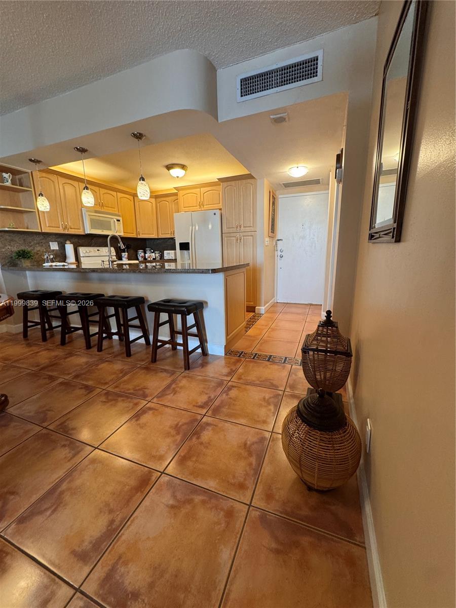 SEA AIR TOWERS CONDO - Residential Lease