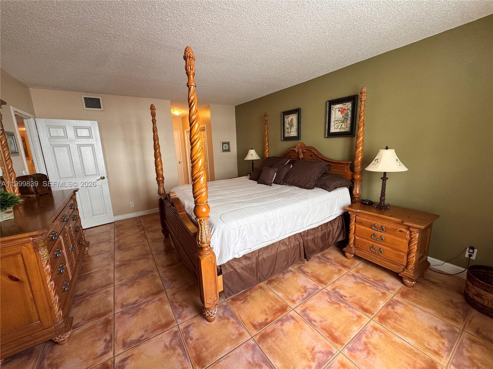 SEA AIR TOWERS CONDO - Residential Lease