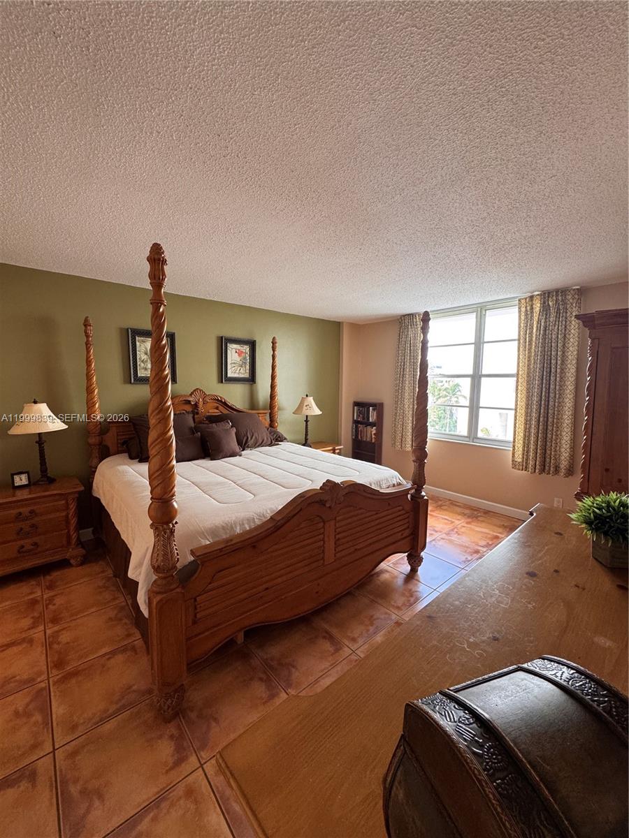 SEA AIR TOWERS CONDO - Residential Lease