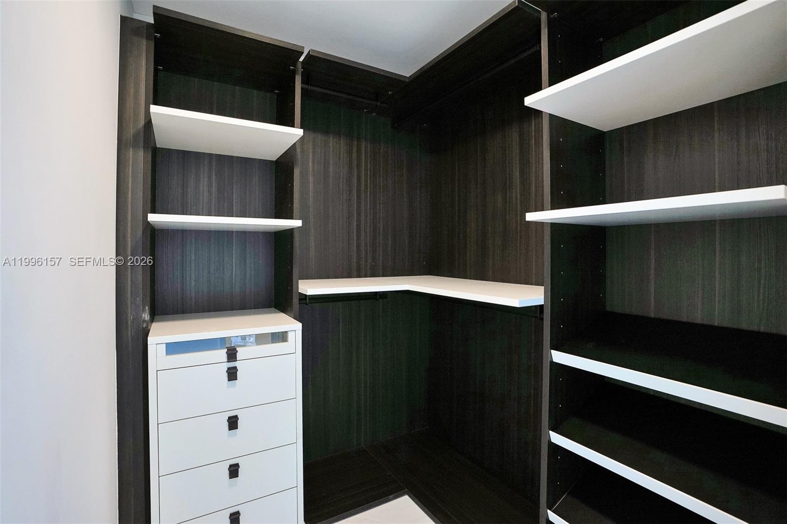 MERRICK MANOR - Residential Lease