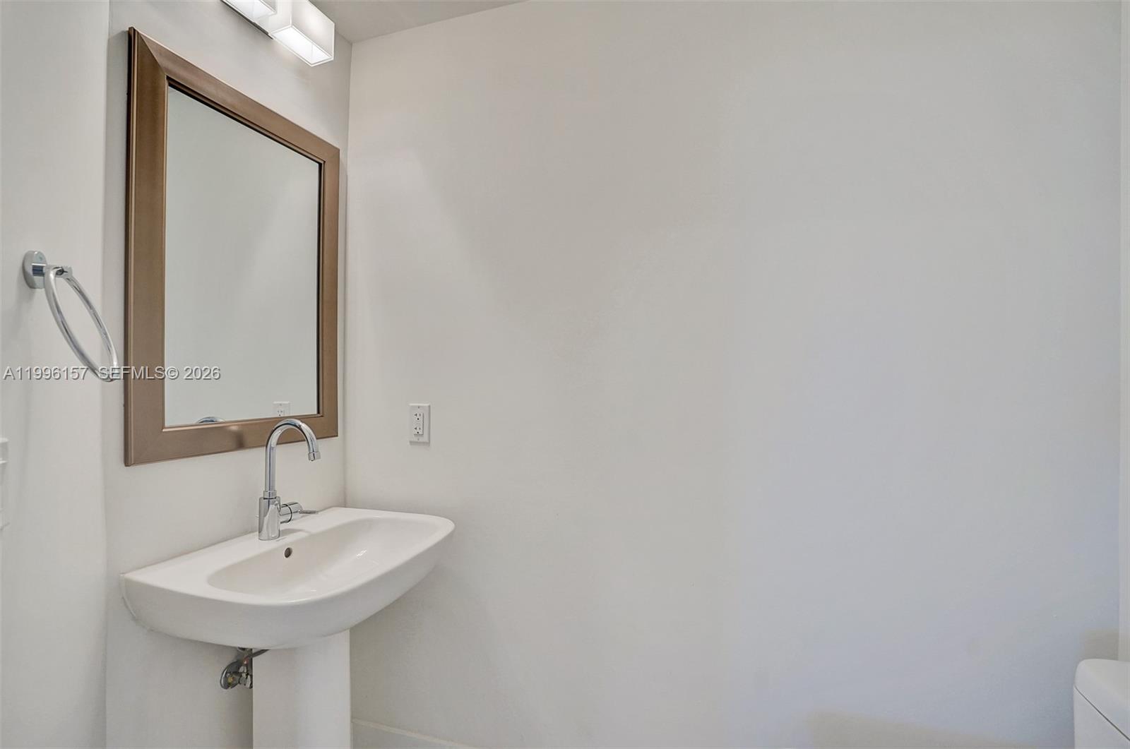 MERRICK MANOR - Residential Lease