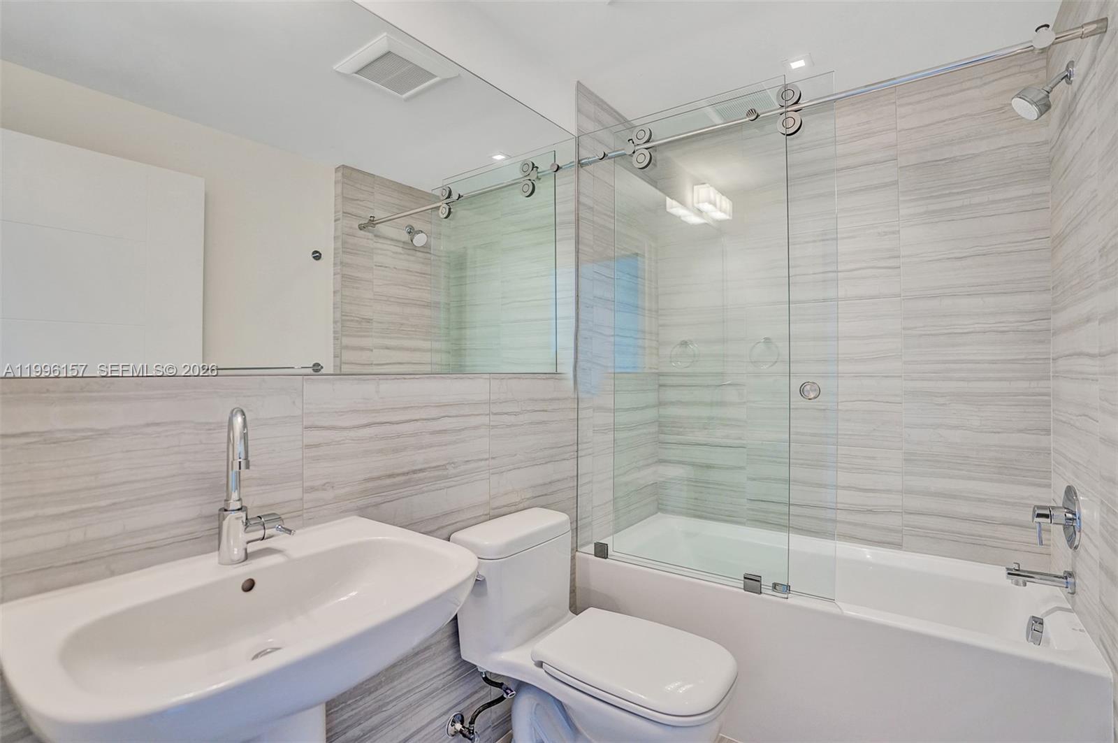 MERRICK MANOR - Residential Lease