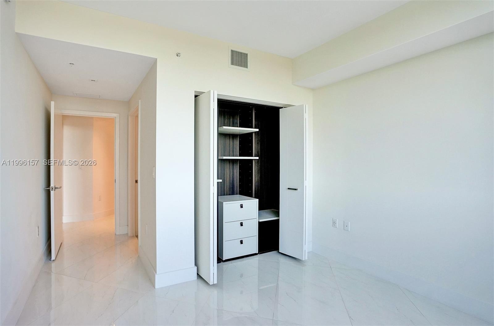 MERRICK MANOR - Residential Lease