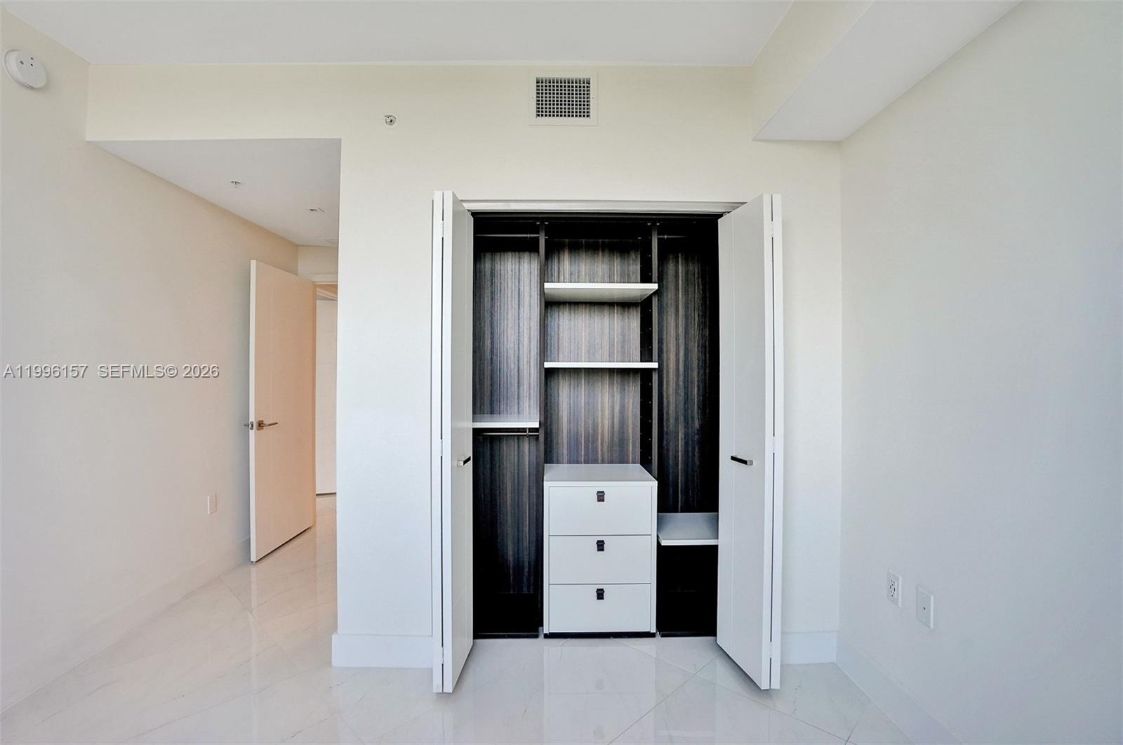 MERRICK MANOR - Residential Lease