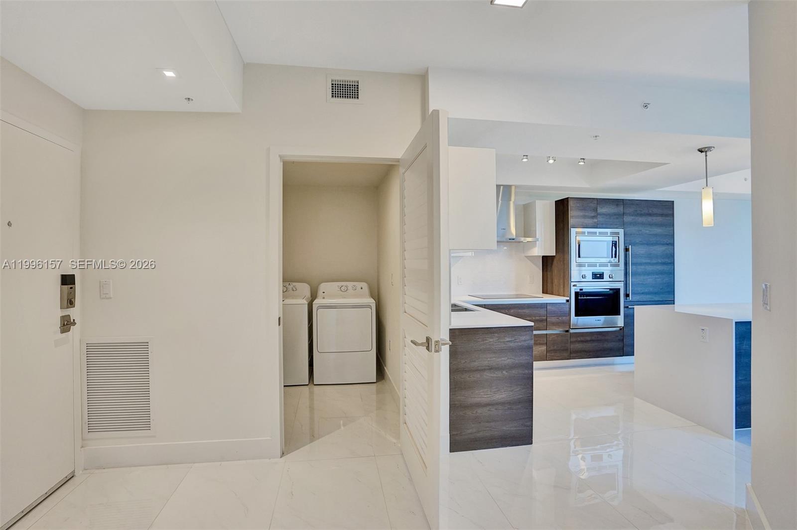 MERRICK MANOR - Residential Lease