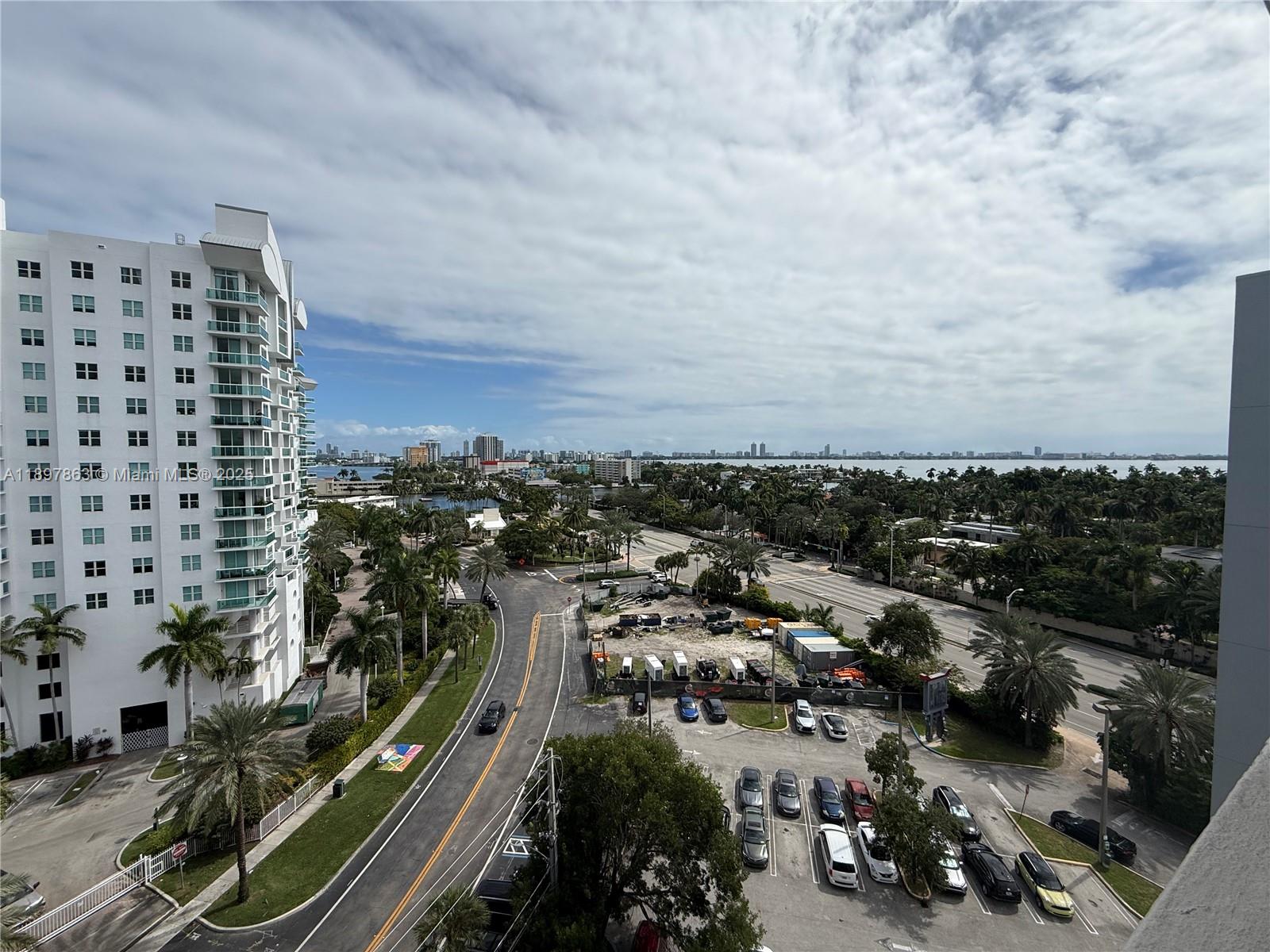 BAYSHORE YACHT & TENNIS C - Residential