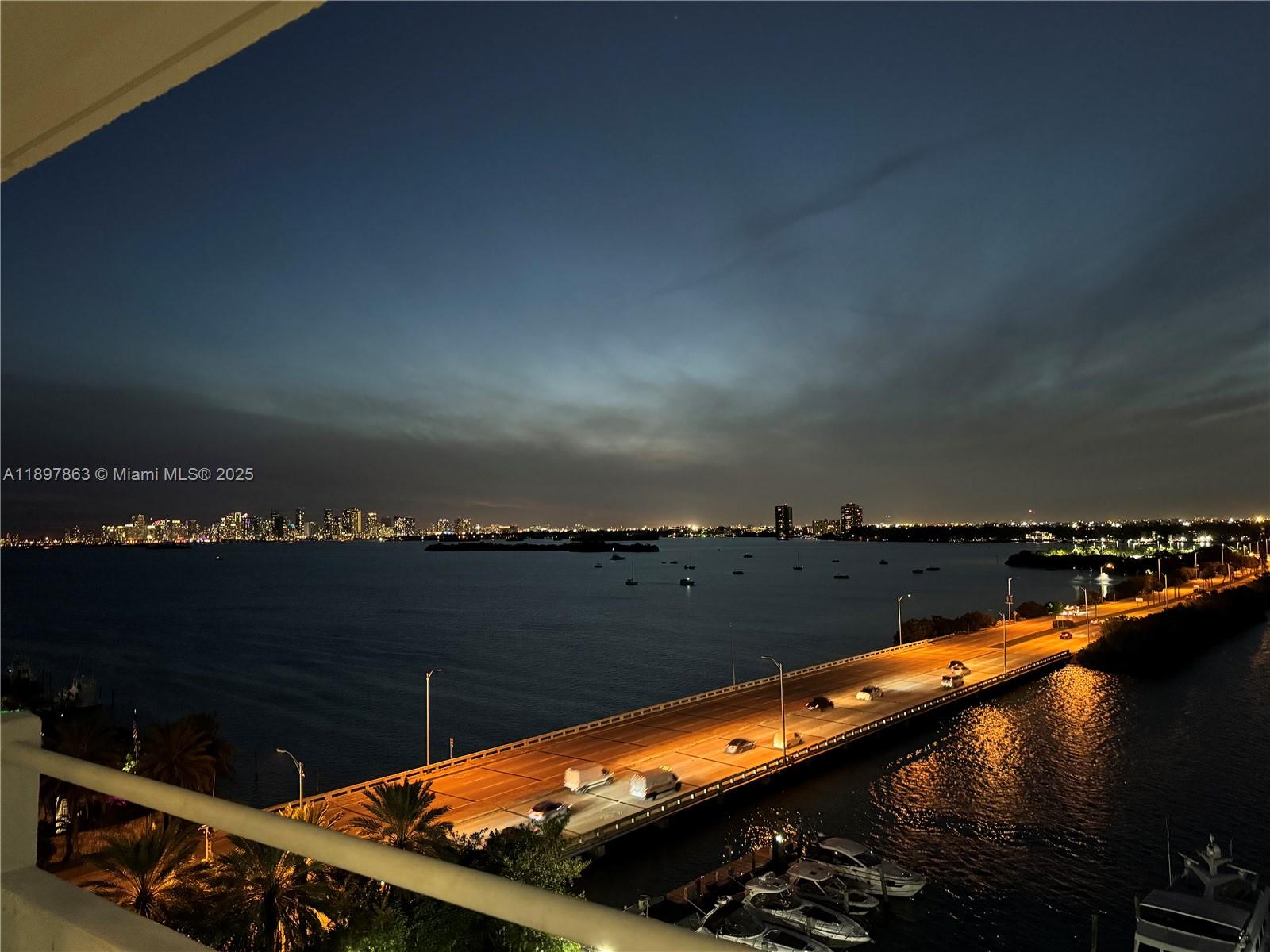 BAYSHORE YACHT & TENNIS C - Residential