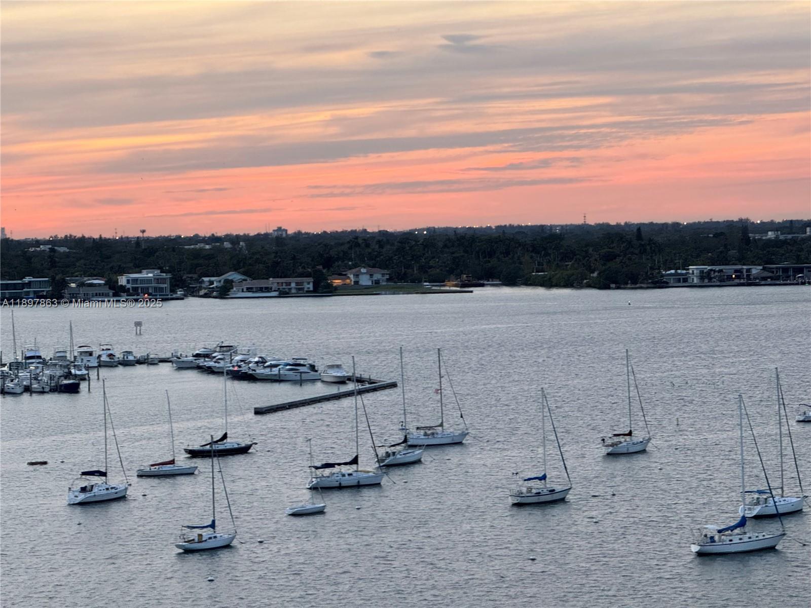 BAYSHORE YACHT & TENNIS C - Residential