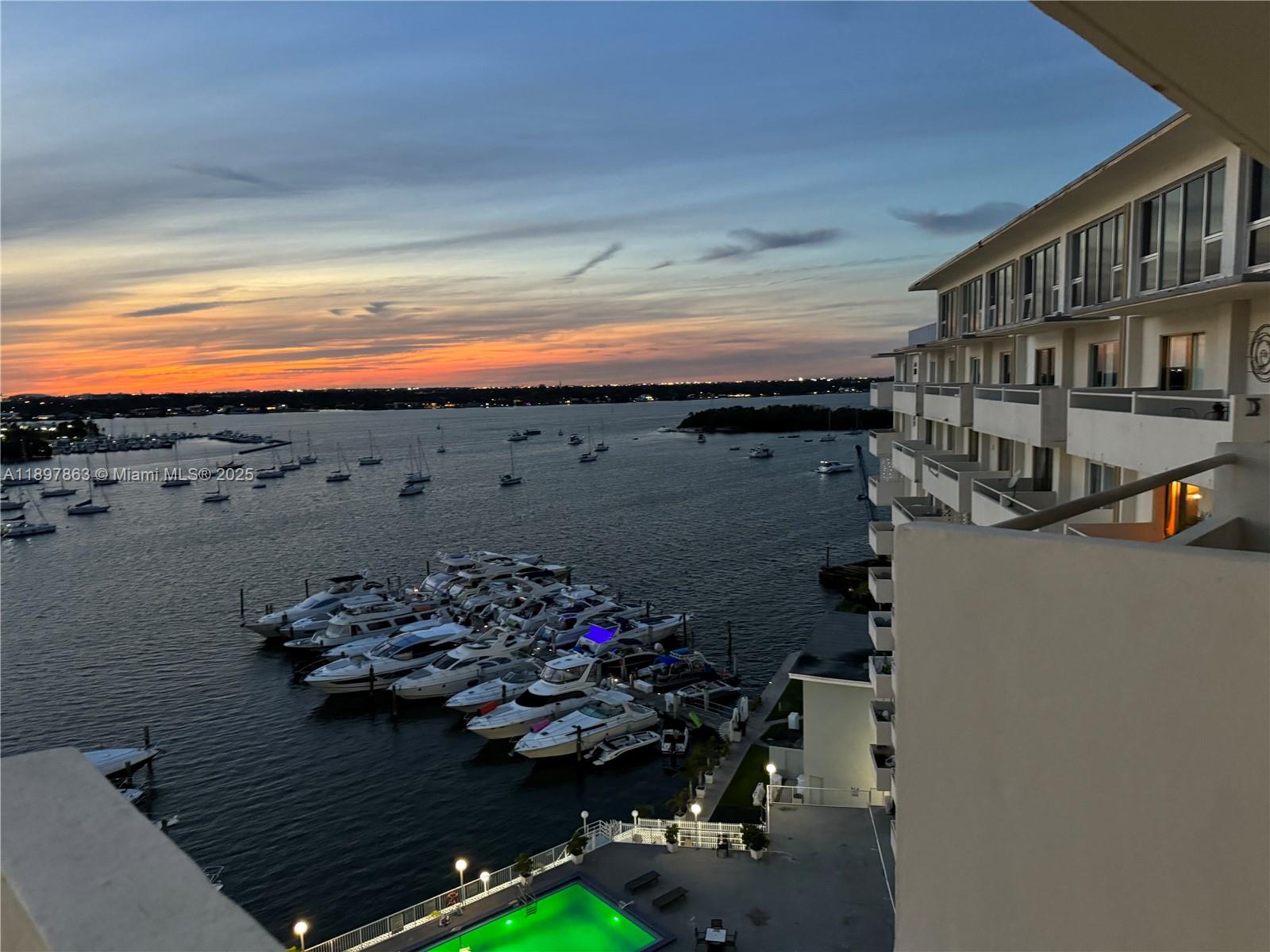 BAYSHORE YACHT & TENNIS C - Residential