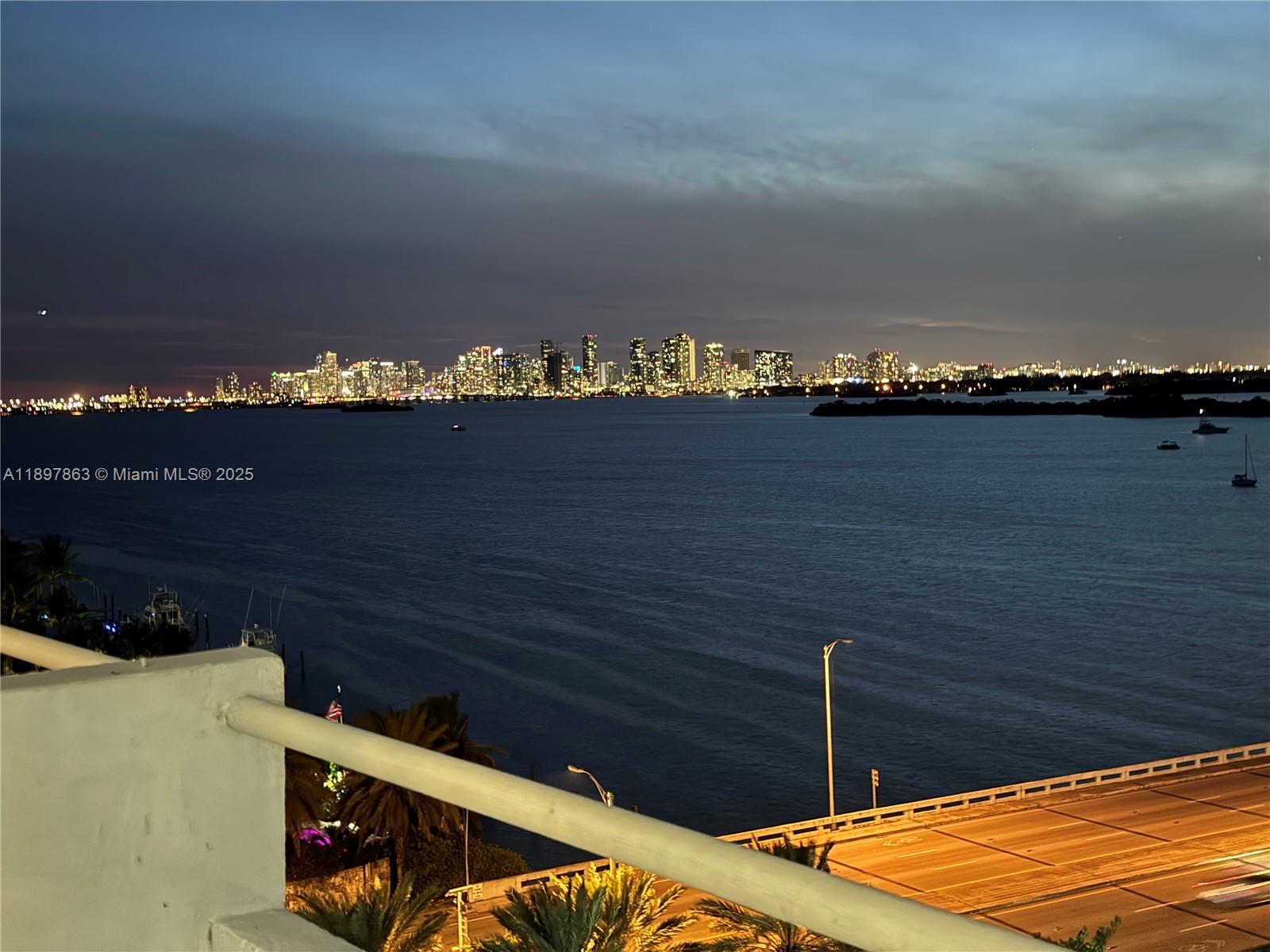 BAYSHORE YACHT & TENNIS C - Residential