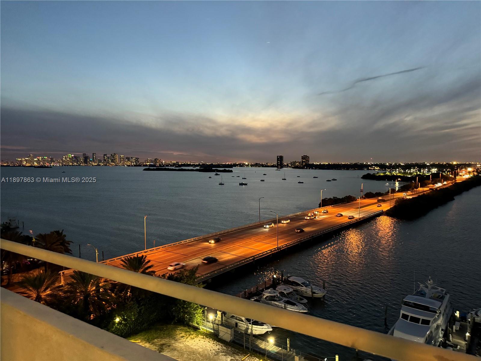 BAYSHORE YACHT & TENNIS C - Residential