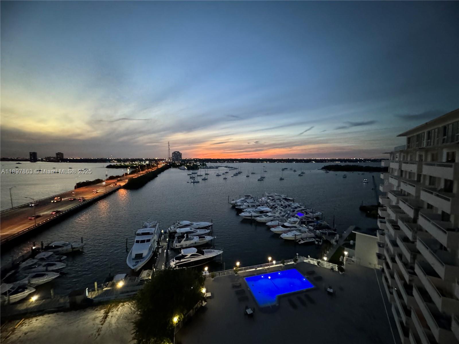 BAYSHORE YACHT & TENNIS C - Residential