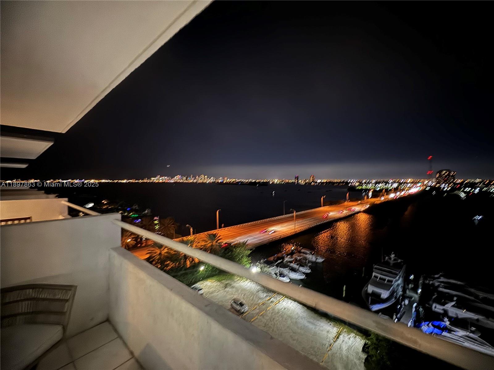 BAYSHORE YACHT & TENNIS C - Residential