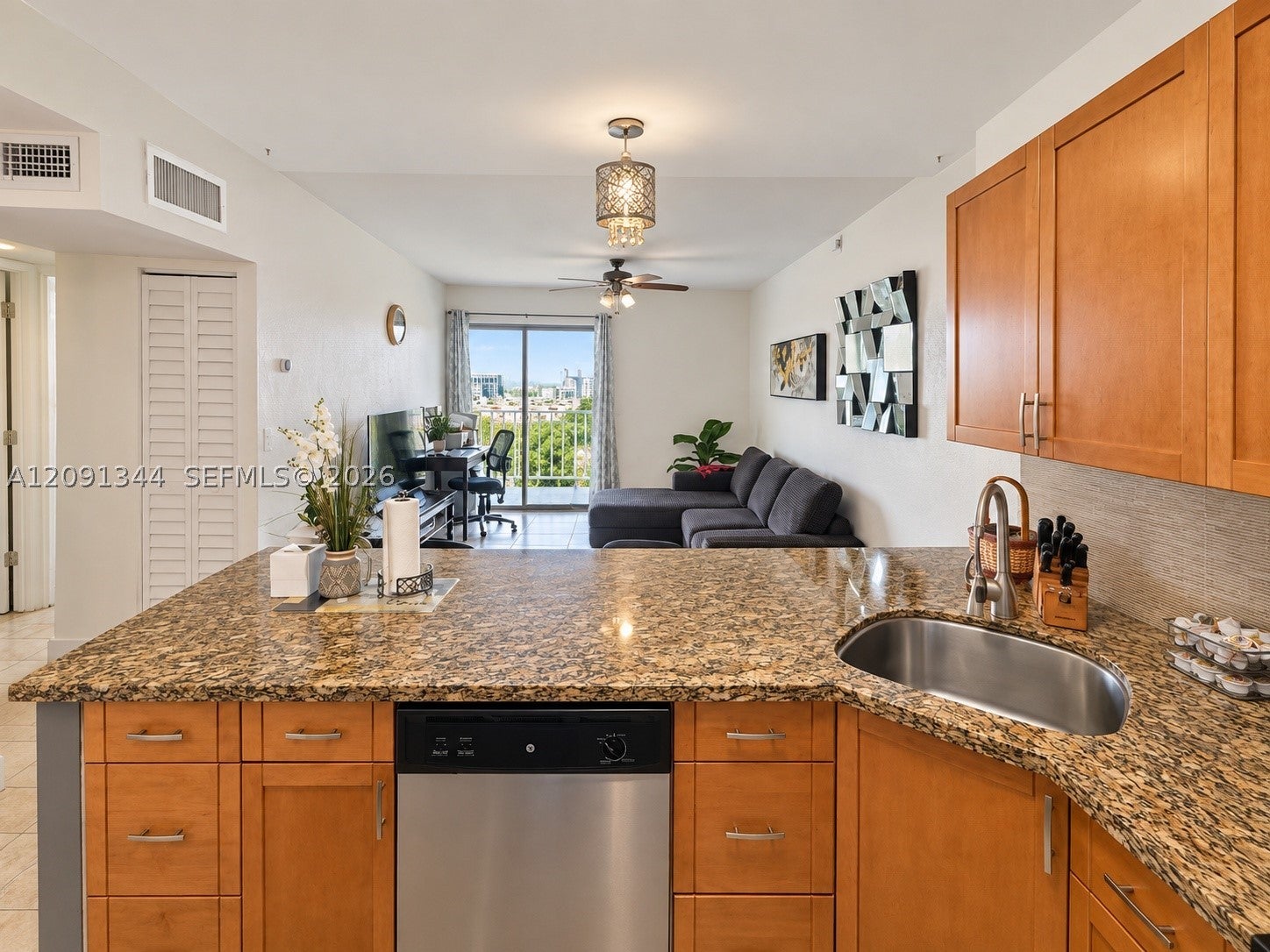 4550 NW 9th St 901E