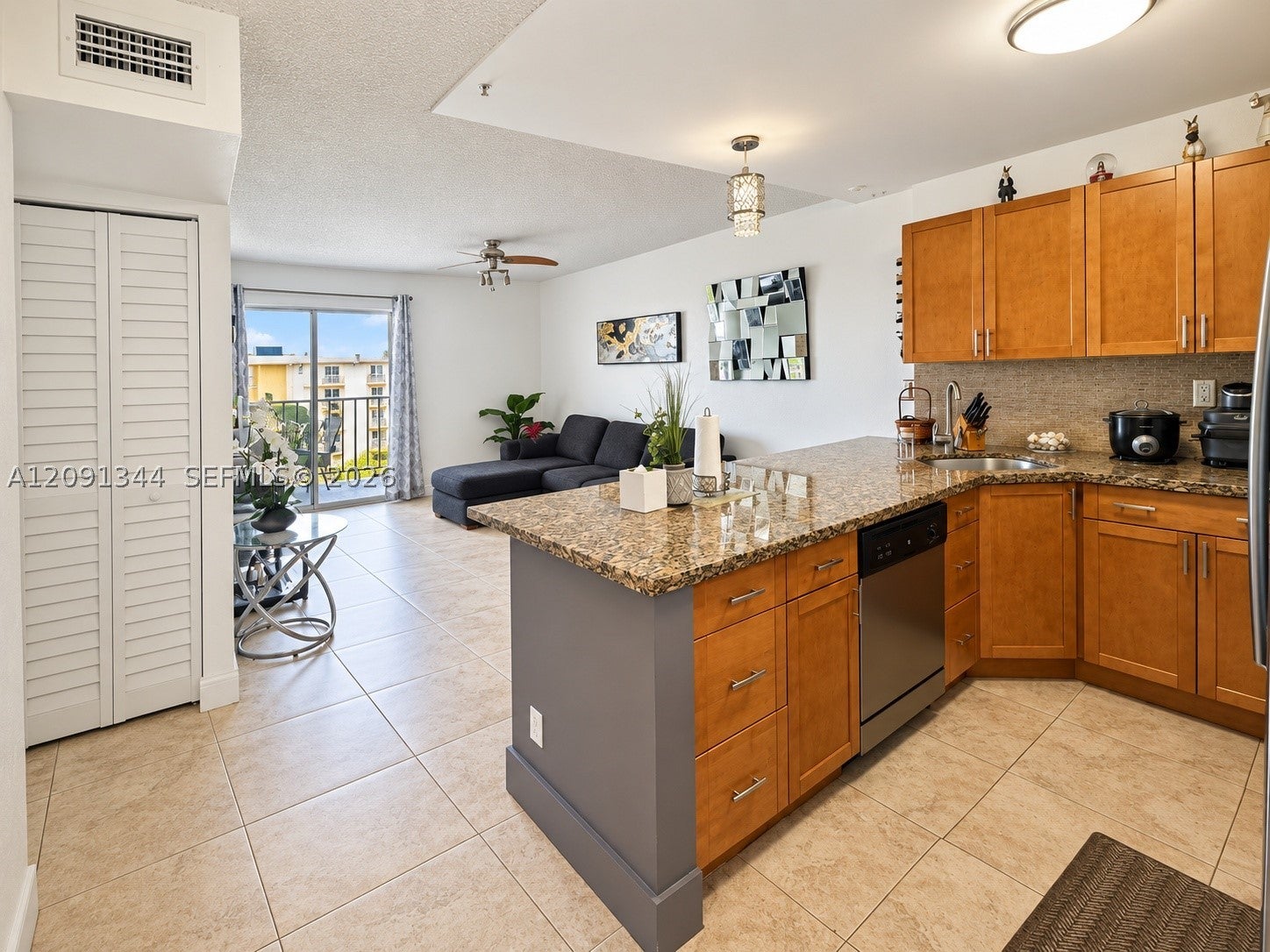 4550 NW 9th St 901E