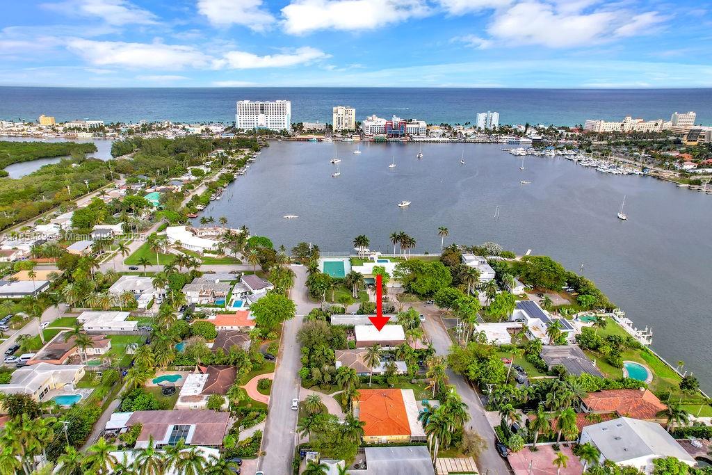 HOLLYWOOD LAKES SECTION - Residential