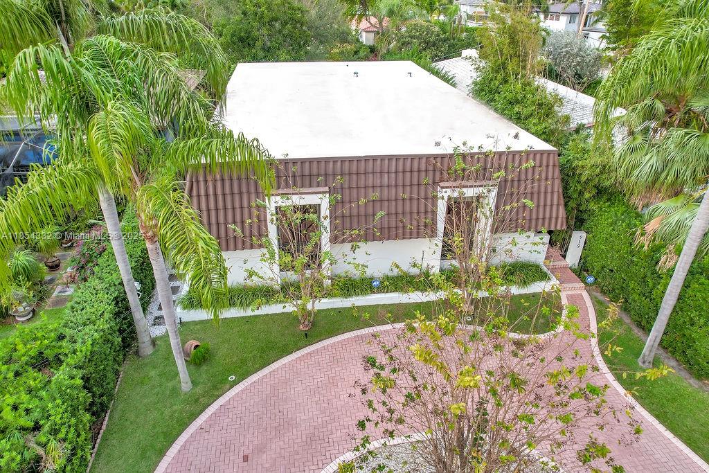 HOLLYWOOD LAKES SECTION - Residential