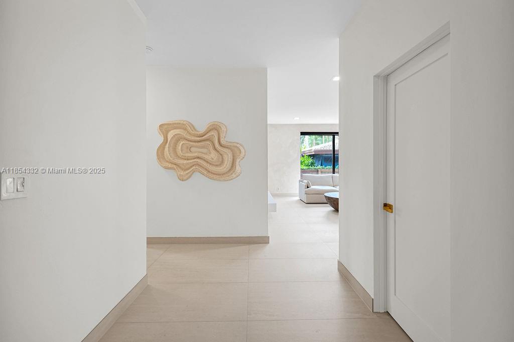 HOLLYWOOD LAKES SECTION - Residential