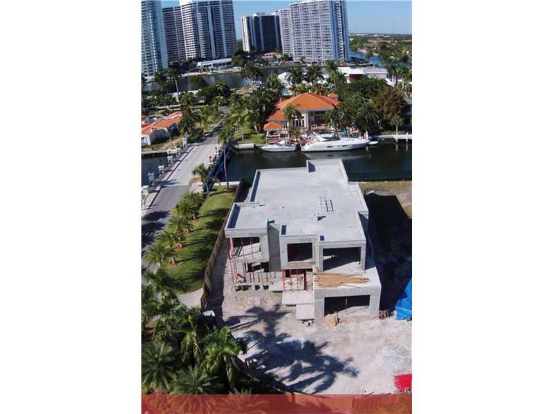 GOLDEN BEACH SEC E - Residential