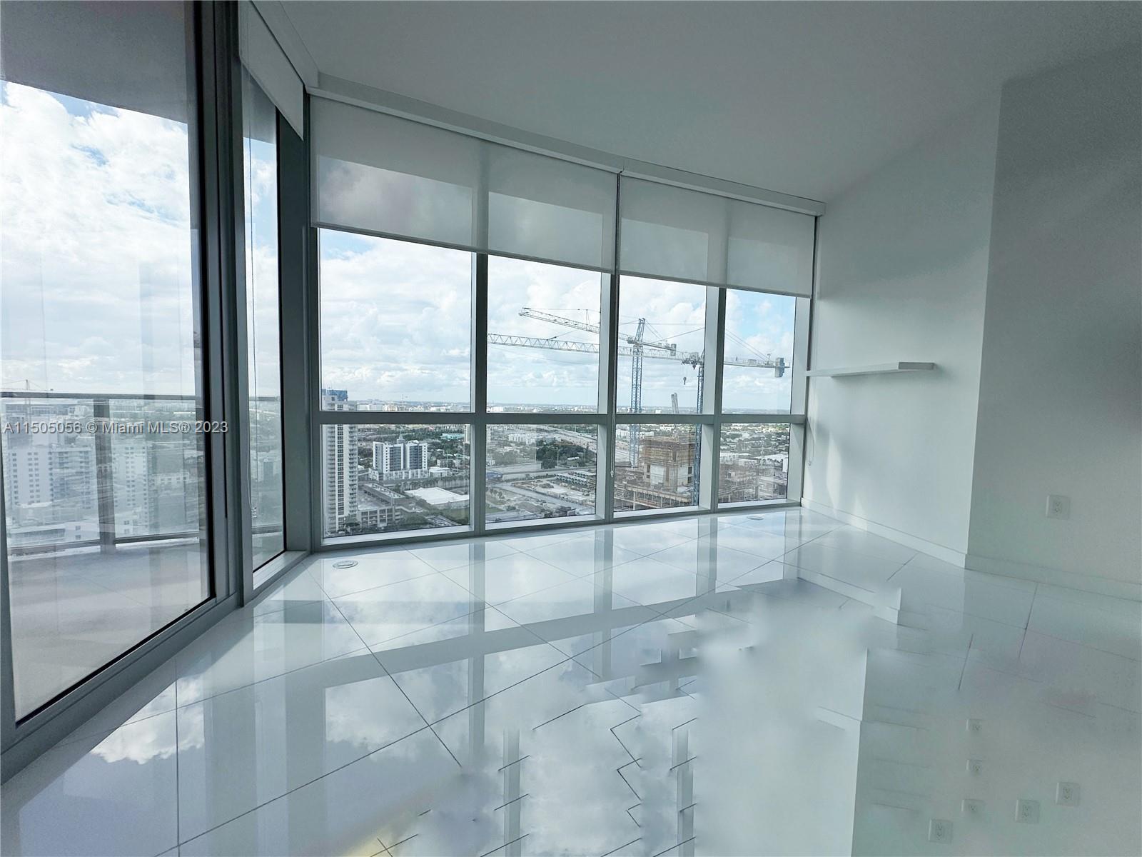 PARAMOUNT MIAMI WORLDCENT - Residential Lease