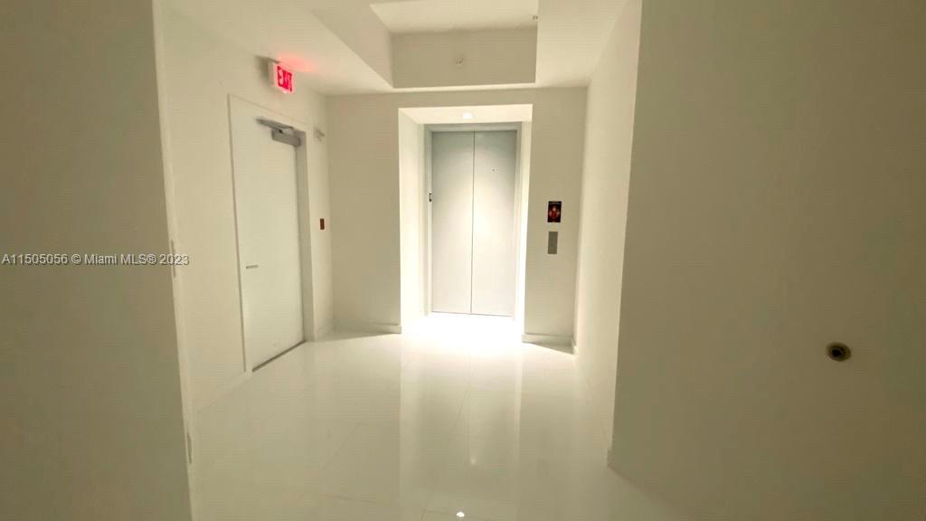 PARAMOUNT MIAMI WORLDCENT - Residential Lease