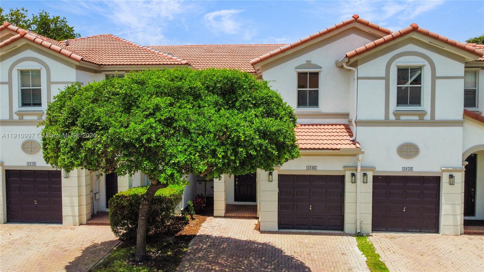 ISLANDS AT DORAL 1ST ADDN - Residential