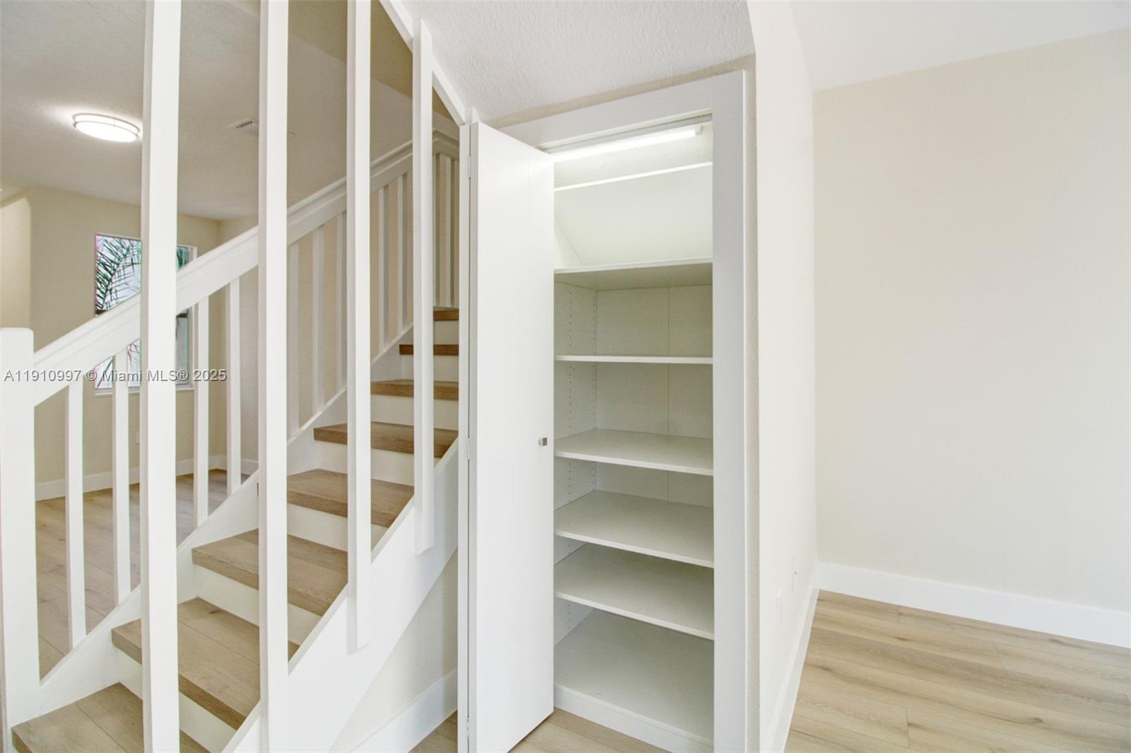 ISLANDS AT DORAL 1ST ADDN - Residential