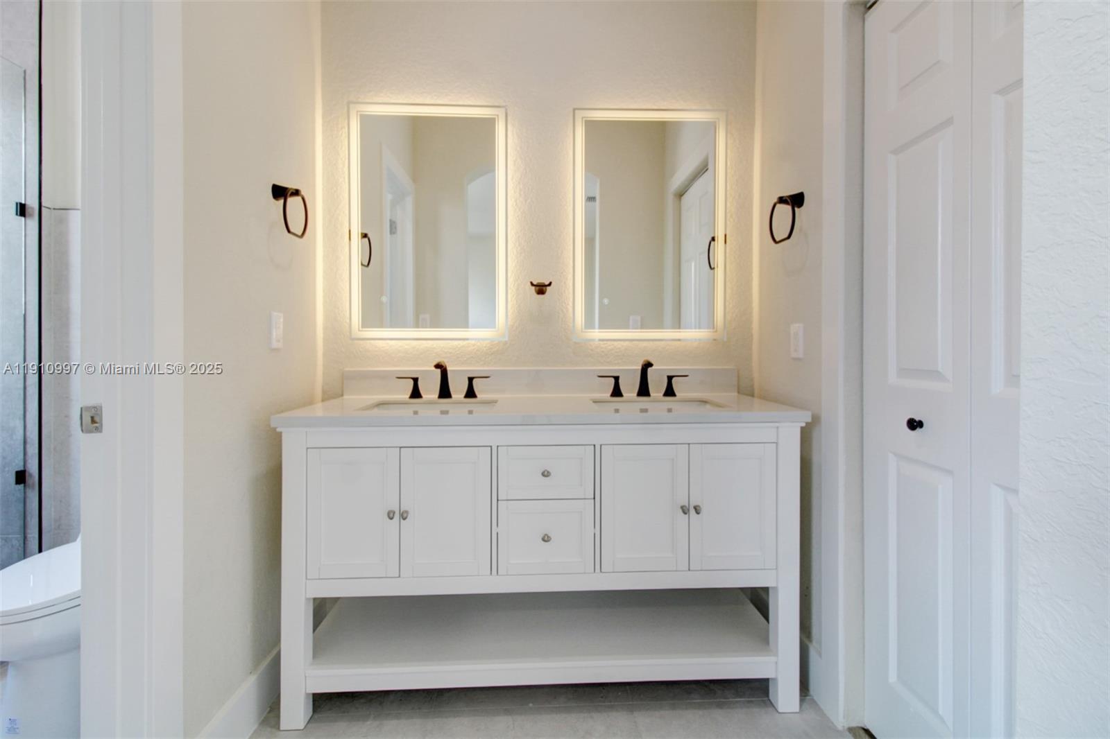 ISLANDS AT DORAL 1ST ADDN - Residential