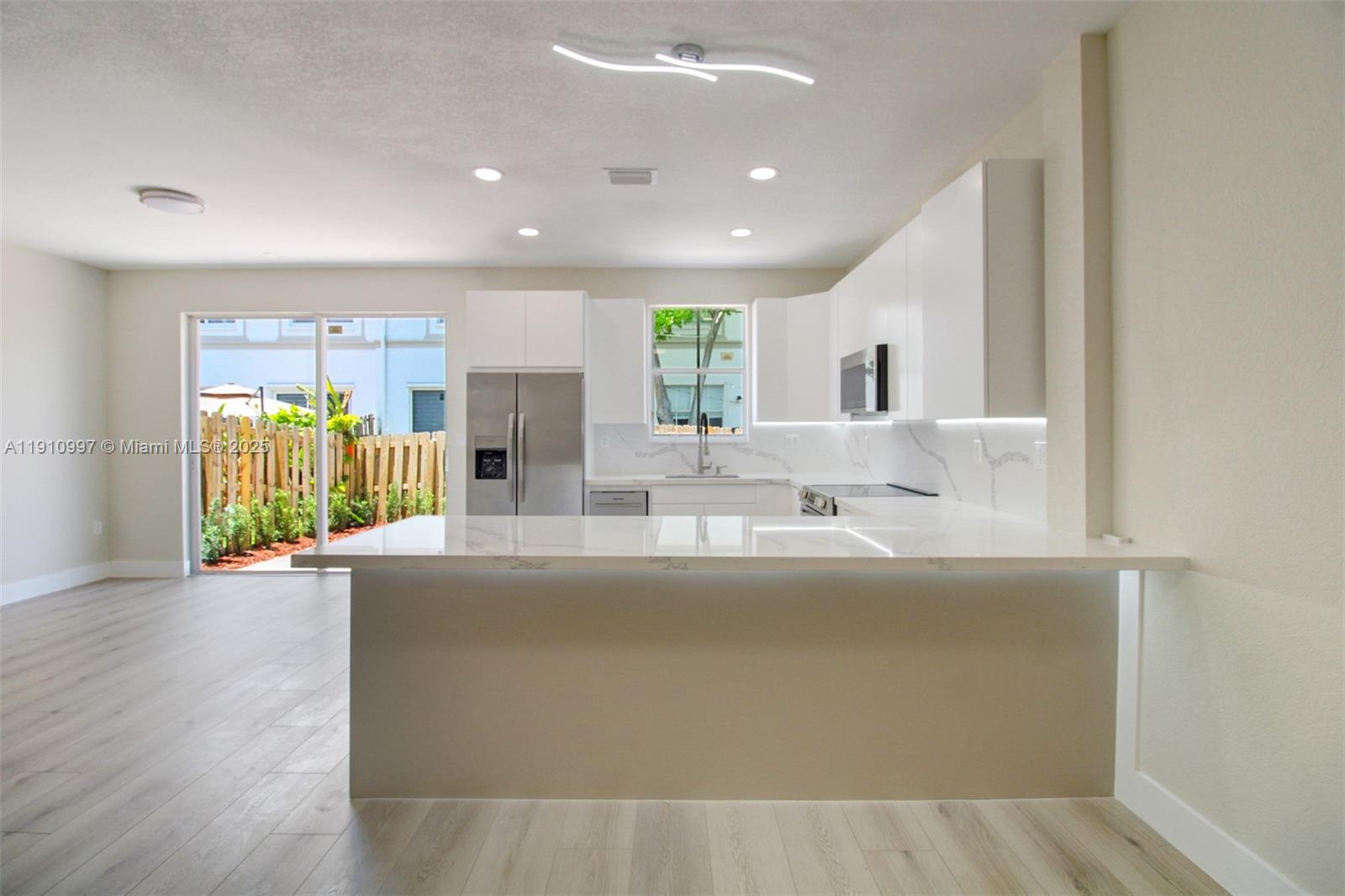 ISLANDS AT DORAL 1ST ADDN - Residential