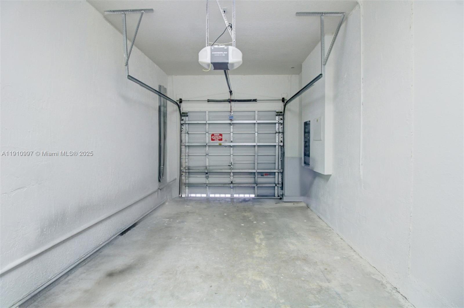 ISLANDS AT DORAL 1ST ADDN - Residential