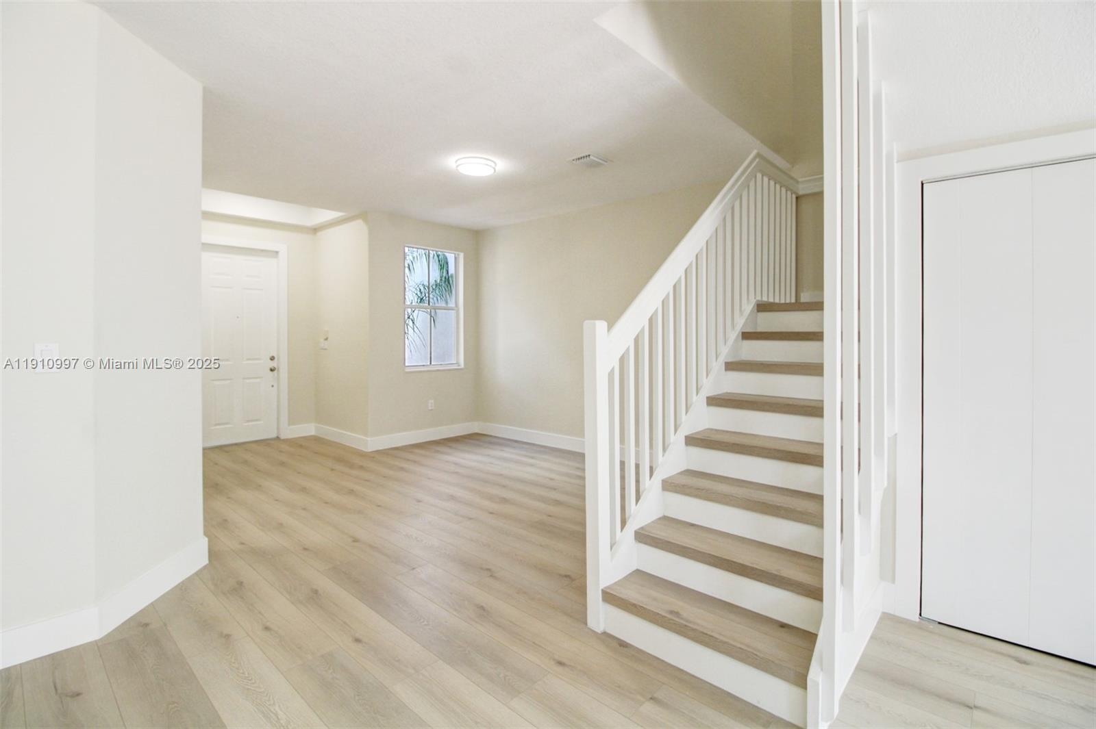 ISLANDS AT DORAL 1ST ADDN - Residential