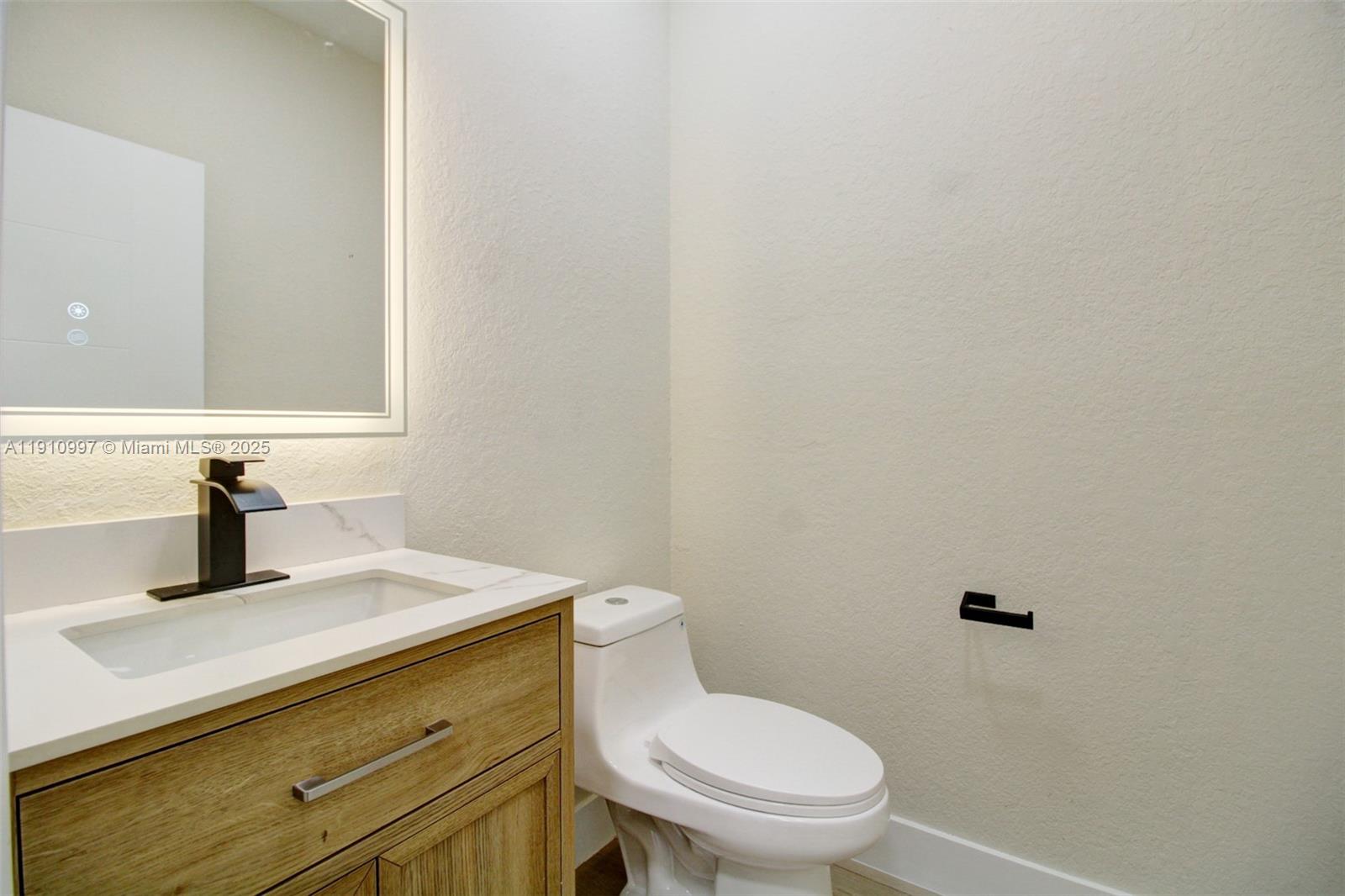 ISLANDS AT DORAL 1ST ADDN - Residential