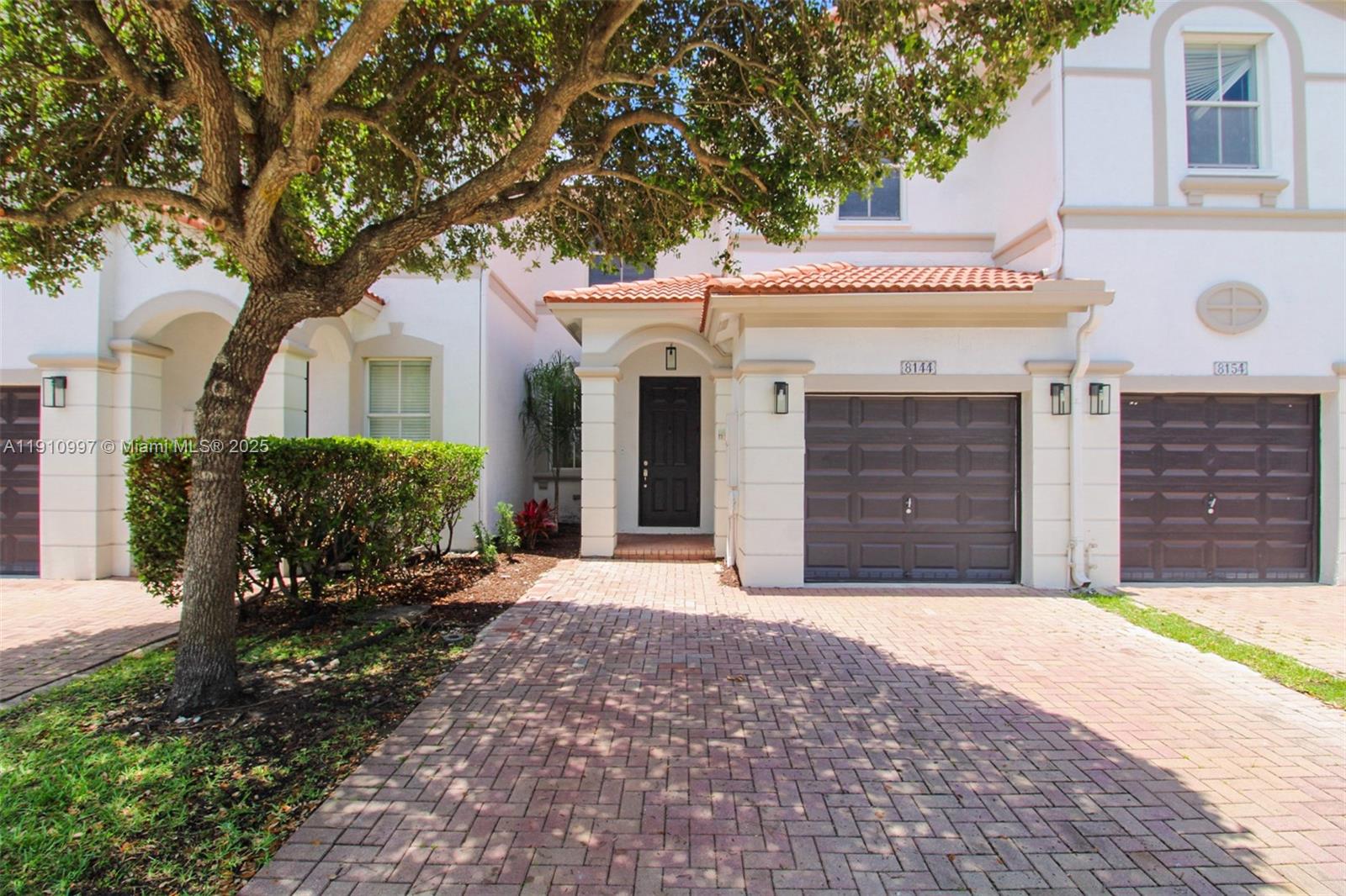 ISLANDS AT DORAL 1ST ADDN - Residential