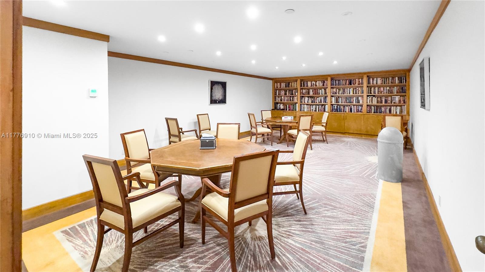 TURNBERRY ISLE SOUTH COND - Residential