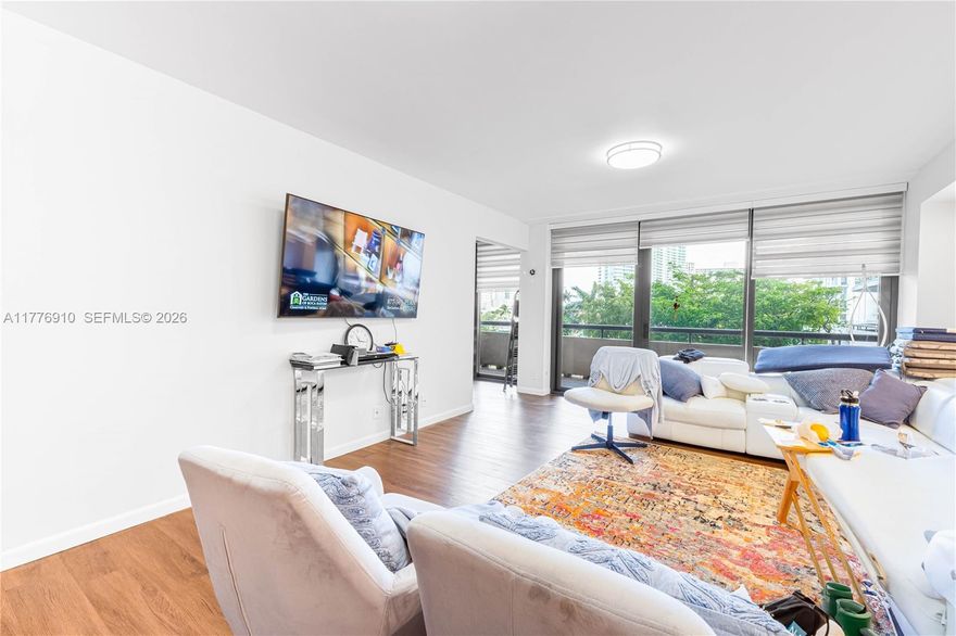 REDUCED FOR A QUICK SALE ! spacious 3F unit located in the desirable Turnberry South  tower in Aventura. 2 BED /2 BATH + DEN  . This property features a comfortable layout, and a large  balcony perfect for enjoying the Florida sunshine. The building offers a full range of amenities including a refreshing pool, sauna, dedicated children's play room, a fully equipped exercise room/gym, tennis courts card room party room movie theater .Close to Aventura Mall , beaches and places of worship. ASSESSMENT ITS ALREADY PAID IN FULL. This unit is ready for a new owner to make it their own.