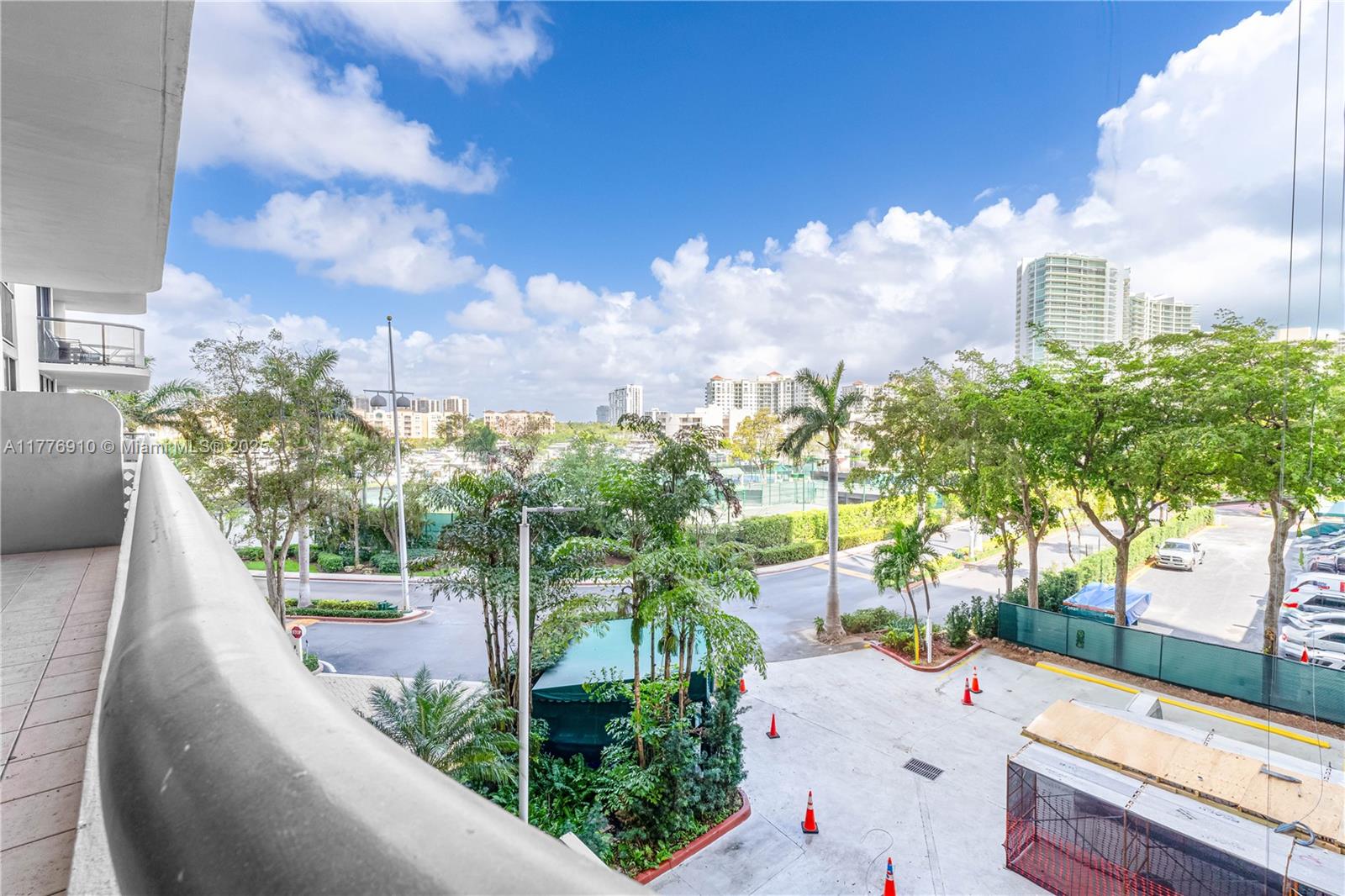 TURNBERRY ISLE SOUTH COND - Residential