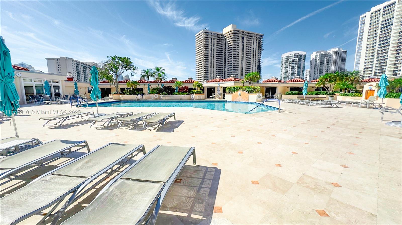 TURNBERRY ISLE SOUTH COND - Residential