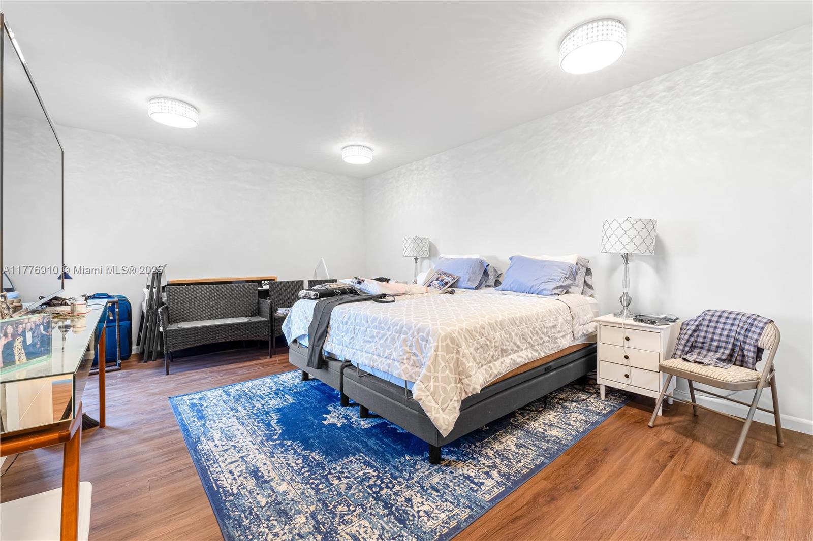 TURNBERRY ISLE SOUTH COND - Residential