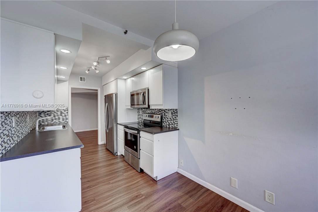 TURNBERRY ISLE SOUTH COND - Residential