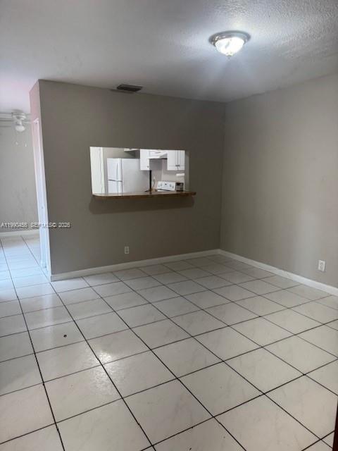 EMBASSY LAKES - Residential