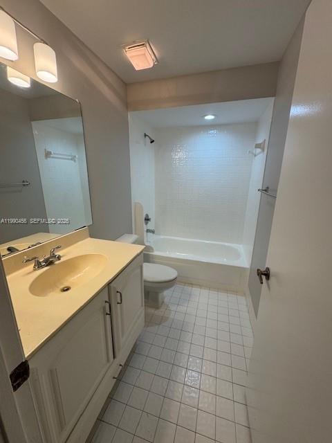 EMBASSY LAKES - Residential