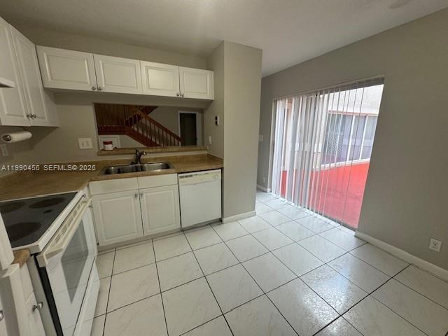 EMBASSY LAKES - Residential