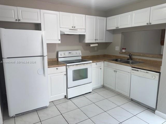 EMBASSY LAKES - Residential