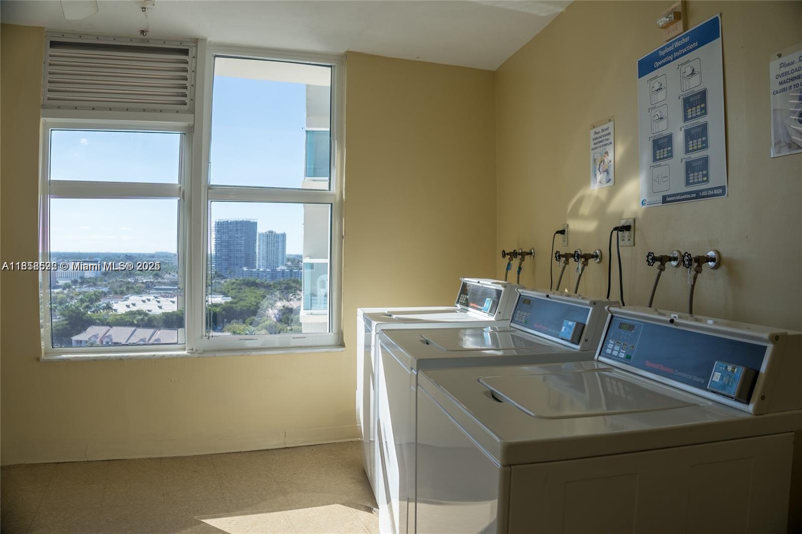 HALLMARK OF HOLLYWOOD CON - Residential Lease