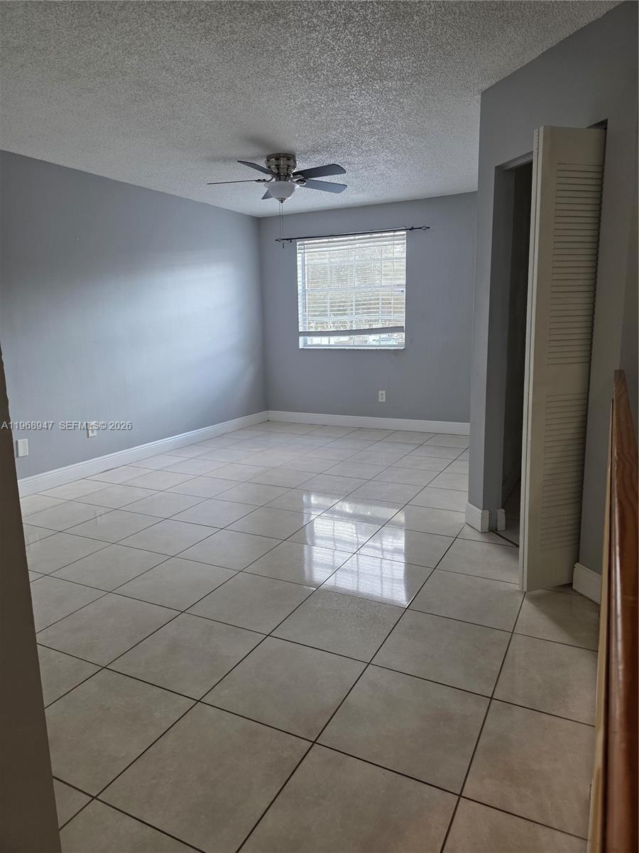 LA HACIENDA COUNTRY CLUB - Residential