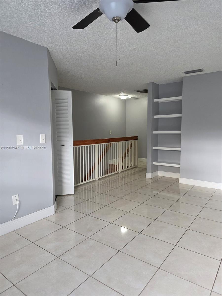 LA HACIENDA COUNTRY CLUB - Residential