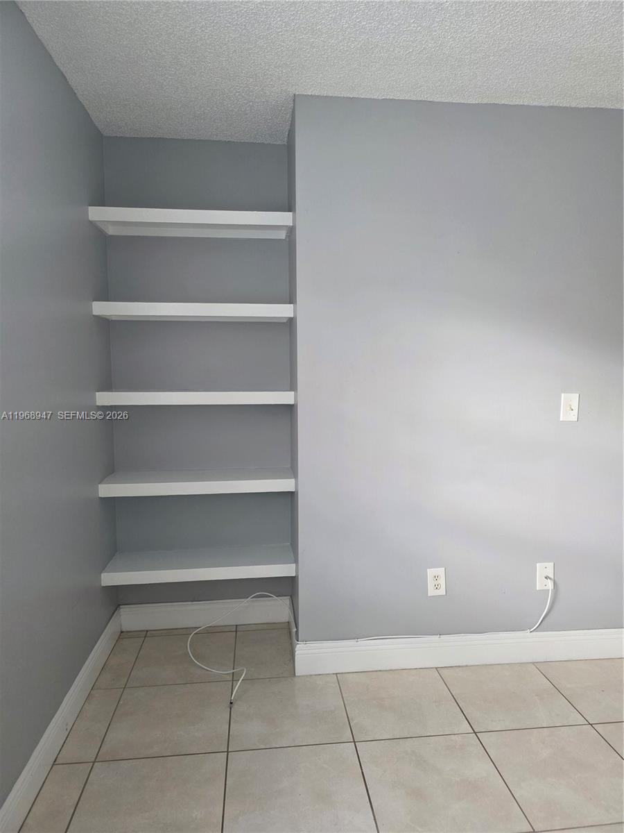 LA HACIENDA COUNTRY CLUB - Residential