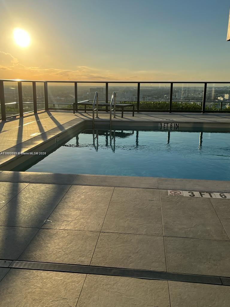 CANVAS CONDO - Residential