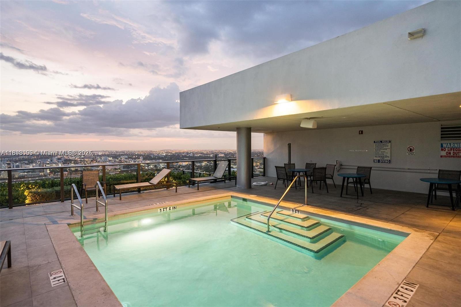 CANVAS CONDO - Residential